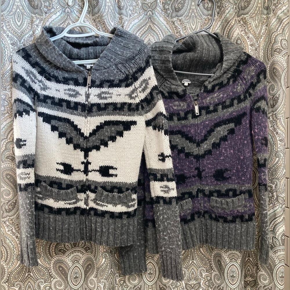 Kismet sweater- Lot of 2